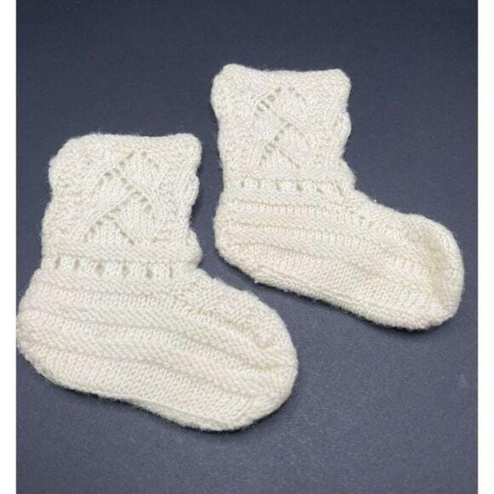 Vintage 1970s Handmade‎ Baby Booties Socks Pale Yellow Adorable